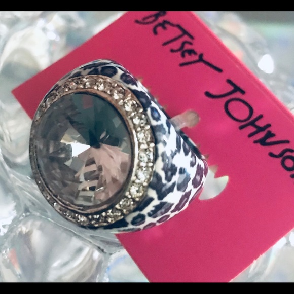 Gray Snow White leopard crystal rhinestone ring Betsey Johnson vintage r19